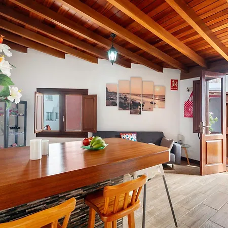 Semesterbostad Casa Frente Al Mar La Ponderosa Caleta de Interián